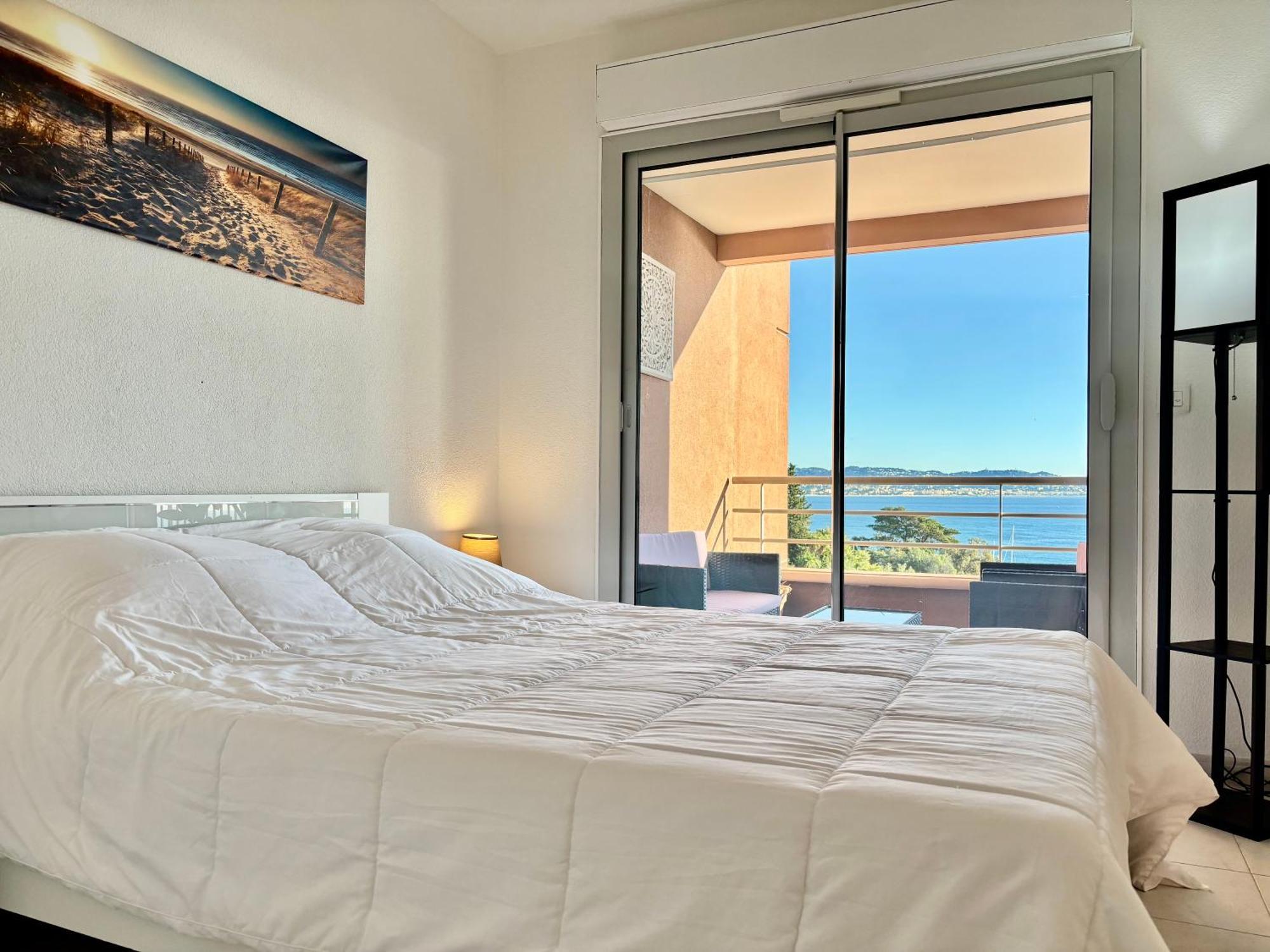 Superbe 3 Pieces Sur La Baie De * Theoule-sur-Mer