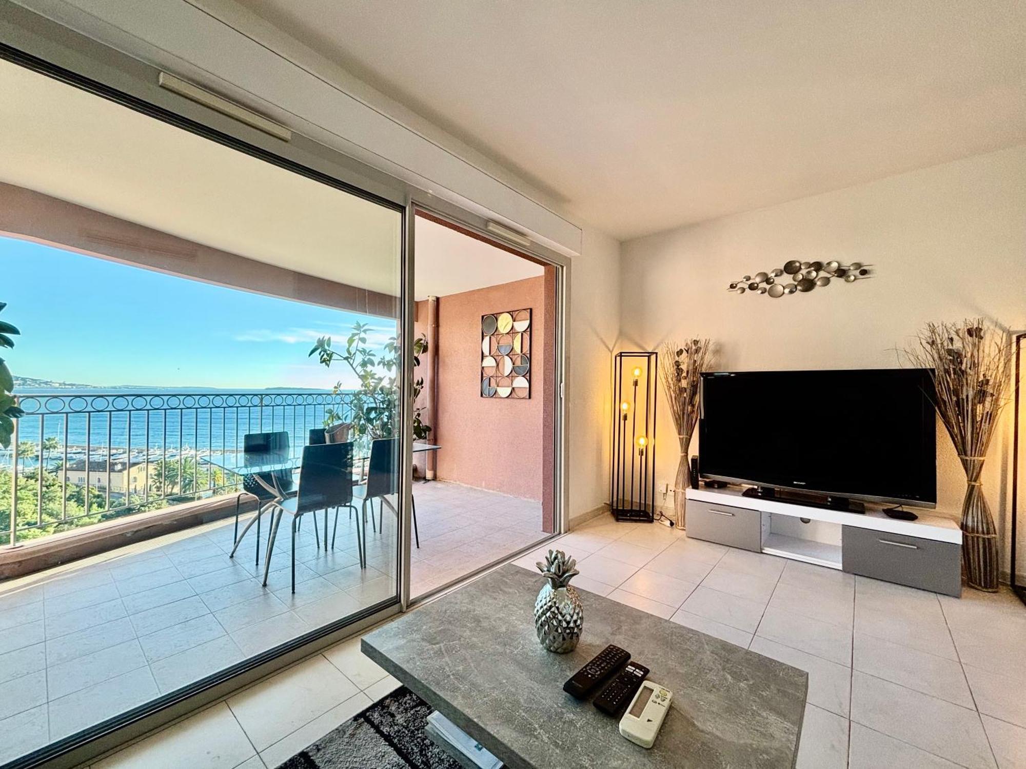 Appartement Superbe 3 Pieces Sur La Baie De
